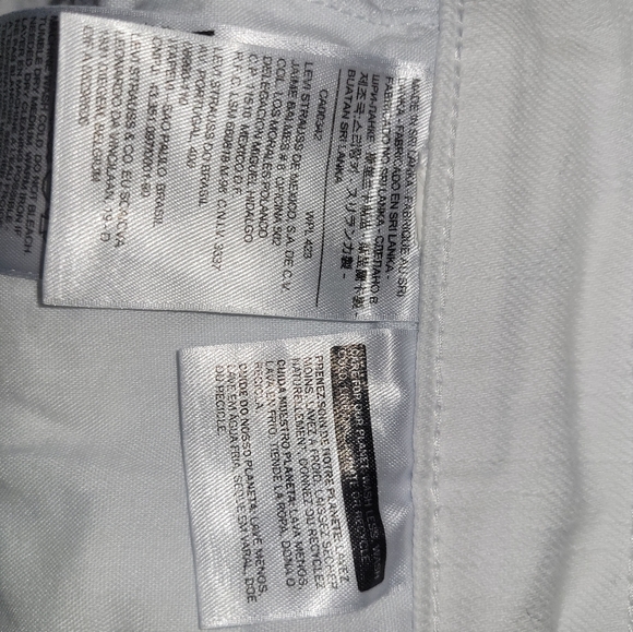 Women's Levi's white denim capris sz6 - Picture 5 of 5